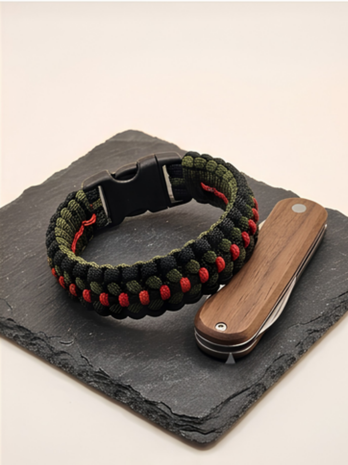 Tactical Tri-Color Paracord Survival Bracelet – Olive Drab, Black & Crimson | Military-Style EDC